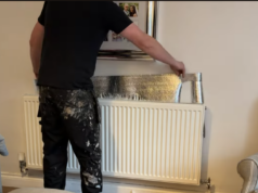 Stop met aluminiumfolie achter je radiatoren: deze simpele truc werkt écht beter en verlaagt je energierekening