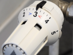 Maak deze dure fout niet: zo laag mag je thermostaat ’s nachts echt niet staan