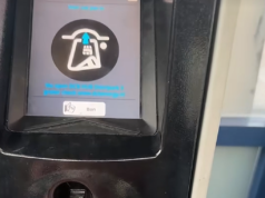 Nieuwe skimmingtruc bij tankstations: check dit voordat je pint, anders kost het je duizenden euro’s