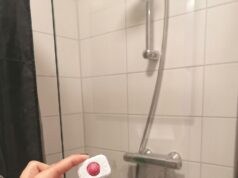 Binnen 10 minuten een kalkvrije douche: de goedkope hack zonder schrobben die echt werkt